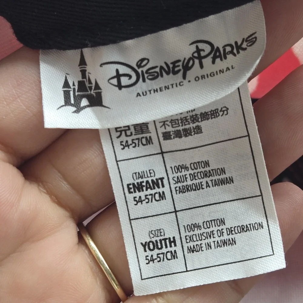 Disney Parks Unisex Baseball Cap‎ YOUTH 54-57CM Redblackwhite Curved Snapback